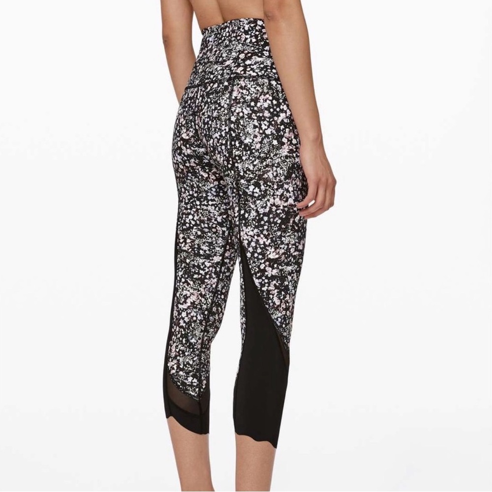 Lululemon Wunder Under Scallop leggings
